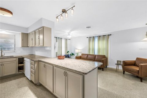 Casa en venta en Saint Petersburg, Florida, 3 dormitorios, 107.58 m2 № 2428663 - foto 9