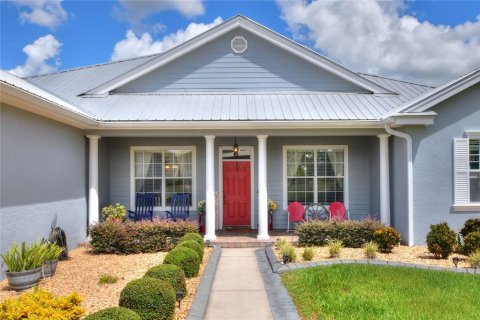 House in Lakeland, Florida 3 bedrooms, 231.42 sq.m. № 1910806 - photo 2