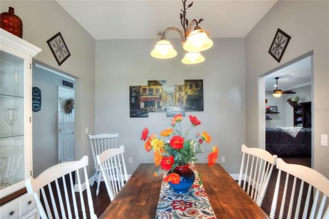 House in Lakeland, Florida 3 bedrooms, 231.42 sq.m. № 1910806 - photo 14