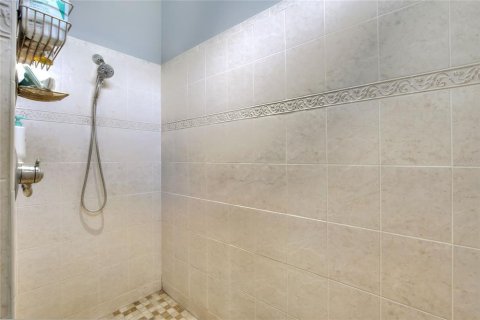House in Lakeland, Florida 3 bedrooms, 231.42 sq.m. № 1910806 - photo 24