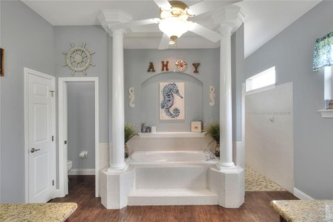 House in Lakeland, Florida 3 bedrooms, 231.42 sq.m. № 1910806 - photo 19
