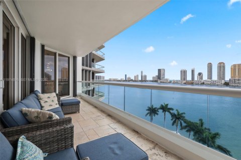 Condo in Aventura, Florida, 4 bedrooms  № 2246667 - photo 23