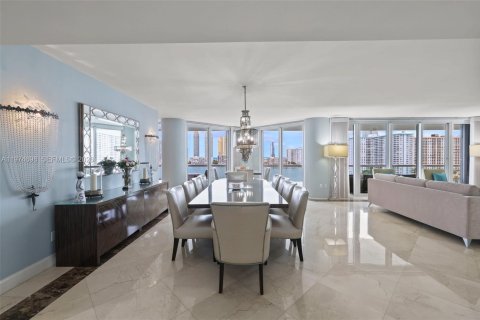 Condo in Aventura, Florida, 4 bedrooms  № 2246667 - photo 4