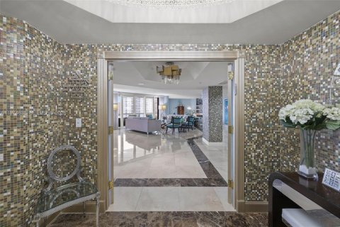 Condo in Aventura, Florida, 4 bedrooms  № 2246667 - photo 2