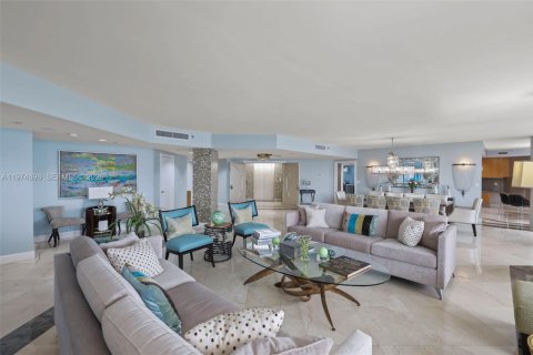 Condo in Aventura, Florida, 4 bedrooms  № 2246667 - photo 12
