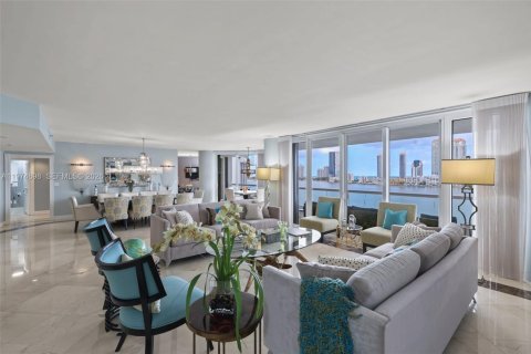 Condo in Aventura, Florida, 4 bedrooms  № 2246667 - photo 11