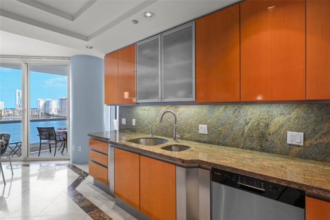 Condo in Aventura, Florida, 4 bedrooms  № 2246667 - photo 19