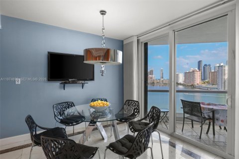 Condo in Aventura, Florida, 4 bedrooms  № 2246667 - photo 21