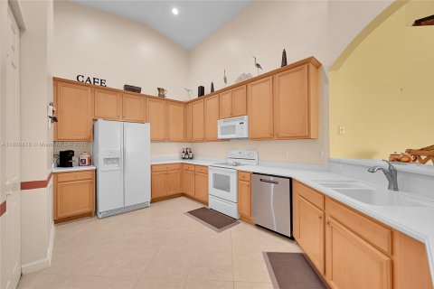 House in Boca Raton, Florida 3 bedrooms, 168.9 sq.m. № 1740007 - photo 14