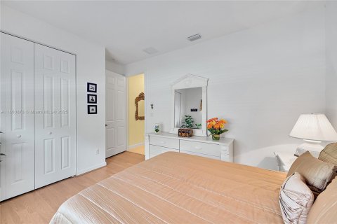 House in Boca Raton, Florida 3 bedrooms, 168.9 sq.m. № 1740007 - photo 30