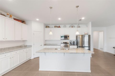 House in Eustis, Florida 3 bedrooms, 167.22 sq.m. № 1823354 - photo 4