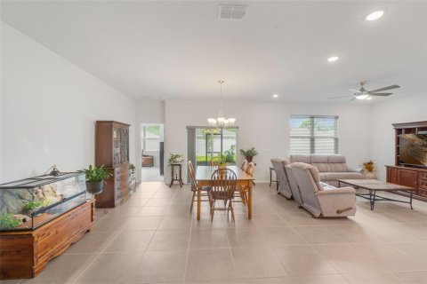 House in Eustis, Florida 3 bedrooms, 167.22 sq.m. № 1823354 - photo 6