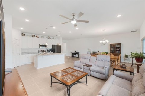House in Eustis, Florida 3 bedrooms, 167.22 sq.m. № 1823354 - photo 9
