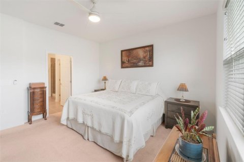 House in Eustis, Florida 3 bedrooms, 167.22 sq.m. № 1823354 - photo 12