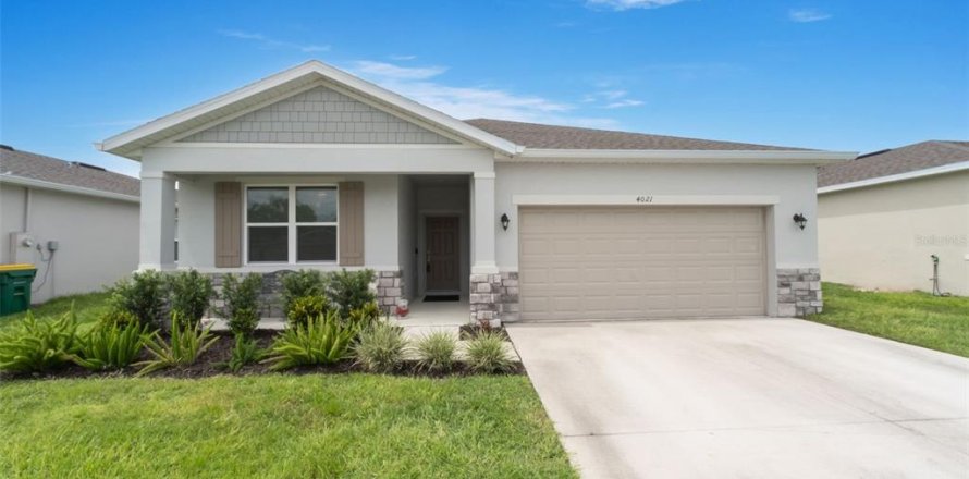 House in Eustis, Florida 3 bedrooms, 167.22 sq.m. № 1823354