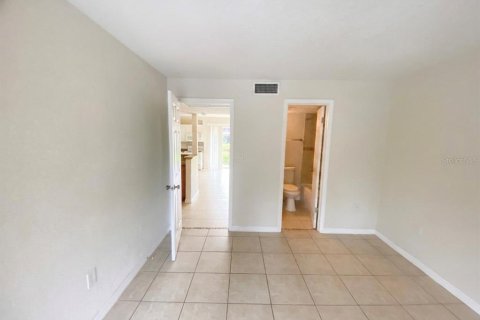 Condo in Altamonte Springs, Florida, 1 bedroom № 2218460 - photo 8