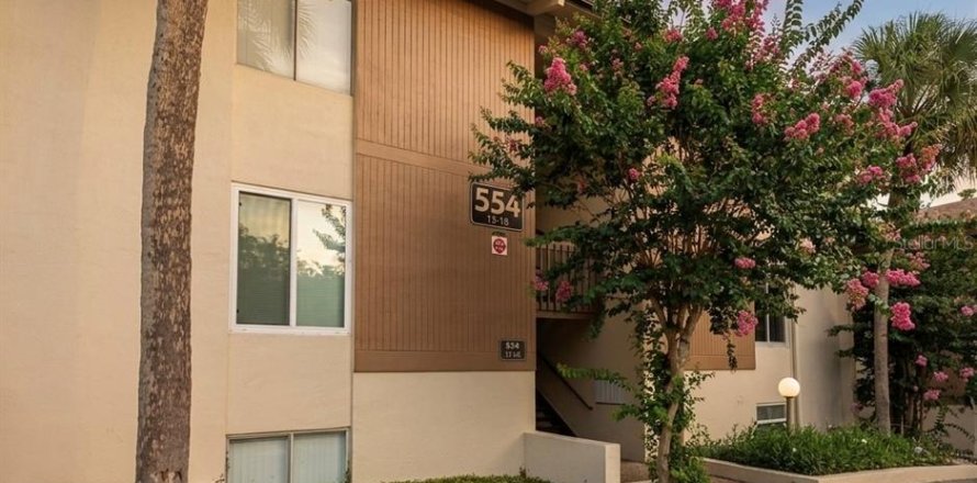 Condo in Altamonte Springs, Florida, 1 bedroom № 2218460