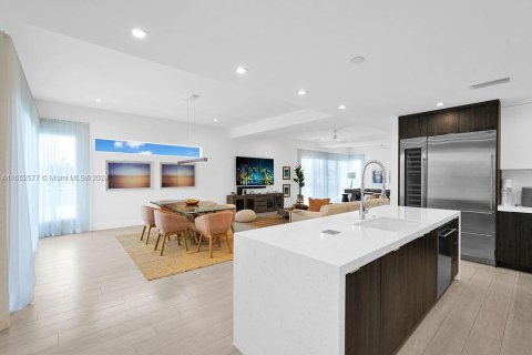 Casa en venta en Hollywood, Florida, 4 dormitorios, 375.6 m2 № 1812236 - foto 13