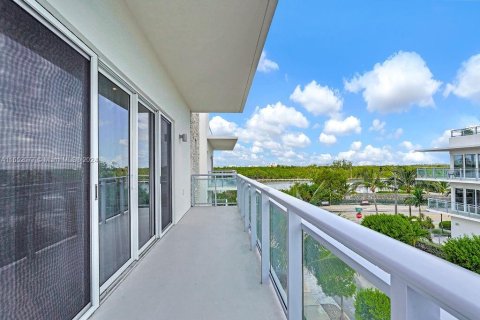 Casa en venta en Hollywood, Florida, 4 dormitorios, 375.6 m2 № 1812236 - foto 19
