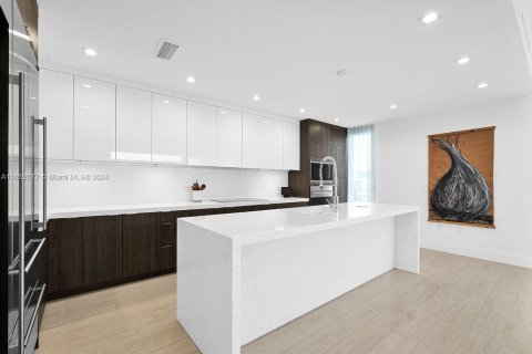 Casa en venta en Hollywood, Florida, 4 dormitorios, 375.6 m2 № 1812236 - foto 10
