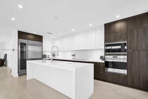 Casa en venta en Hollywood, Florida, 4 dormitorios, 375.6 m2 № 1812236 - foto 11