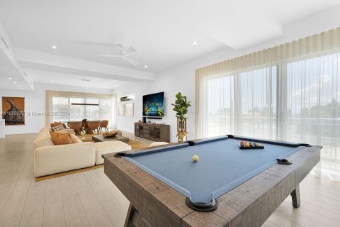 Casa en venta en Hollywood, Florida, 4 dormitorios, 375.6 m2 № 1812236 - foto 17