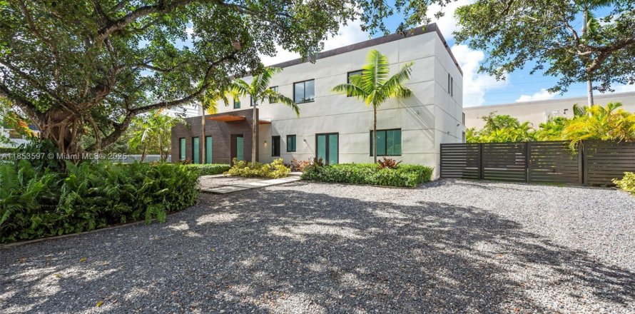 Villa ou maison à Miami, Floride 10 chambres, 506.78 m2 № 1875625