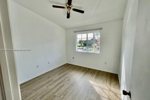 Condominio en alquiler en Homestead, Florida, 2 dormitorios, 84.54 m2 № 1922303 - foto 8
