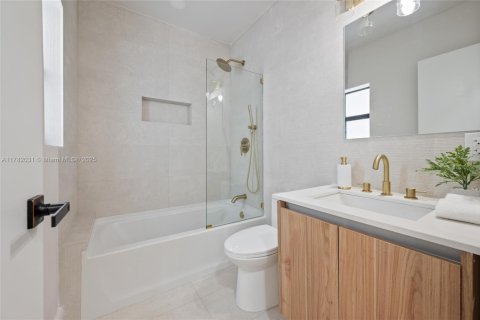 Casa en venta en Miami Shores, Florida, 4 dormitorios, 174.93 m2 № 1635252 - foto 22