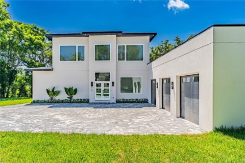 House in Windermere, Florida 4 bedrooms, 291.34 sq.m. № 2166348 - photo 3