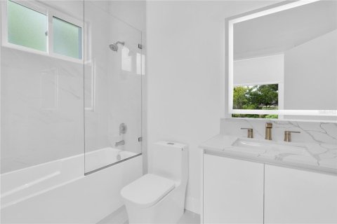 House in Windermere, Florida 4 bedrooms, 291.34 sq.m. № 2166348 - photo 21