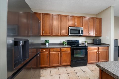 Townhouse in Kissimmee, Florida 3 bedrooms, 174.84 sq.m. № 2092299 - photo 3