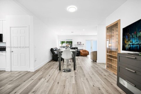 Купить виллу или дом в Майами, Флорида 3 спальни, 131.74м2, № 1898290 - фото 12