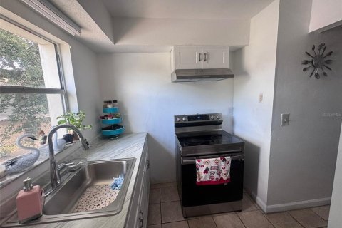 Condo in Tampa, Florida, 3 bedrooms  № 1832984 - photo 9
