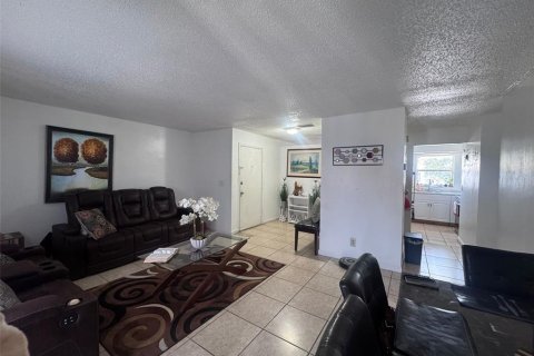 Condo in Tampa, Florida, 3 bedrooms  № 1832984 - photo 19