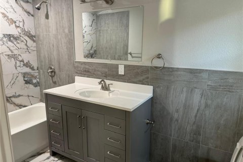 Villa ou maison à louer à Orlando, Floride: 3 chambres, 117.61 m2 № 2396624 - photo 5