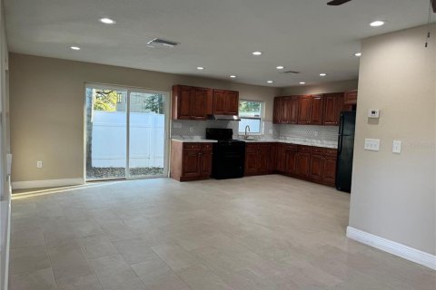 Villa ou maison à louer à Orlando, Floride: 3 chambres, 117.61 m2 № 2396624 - photo 12