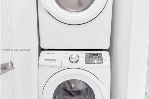 Copropriété à louer à Miami, Floride: 1 chambre, 65.59 m2 № 1976858 - photo 25