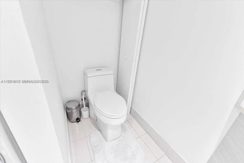 Copropriété à louer à Miami, Floride: 1 chambre, 65.59 m2 № 1976858 - photo 23