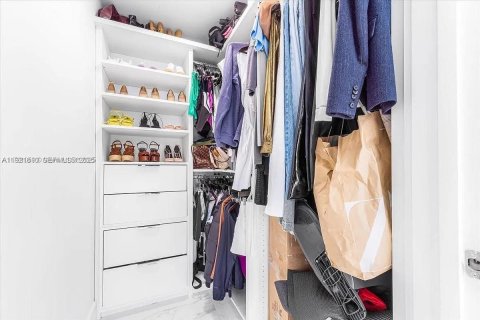 Copropriété à louer à Miami, Floride: 1 chambre, 65.59 m2 № 1976858 - photo 22