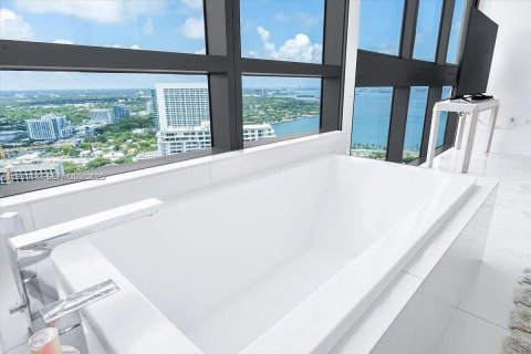 Copropriété à louer à Miami, Floride: 1 chambre, 65.59 m2 № 1976858 - photo 16