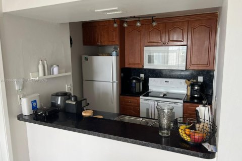 Copropriété à louer à Hialeah, Floride: 2 chambres, 87.24 m2 № 2179525 - photo 7