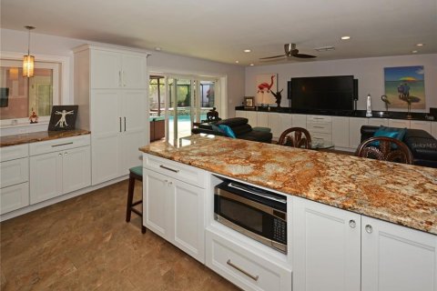 Villa ou maison à louer à Saint Petersburg, Floride: 3 chambres, 215.9 m2 № 2109599 - photo 16