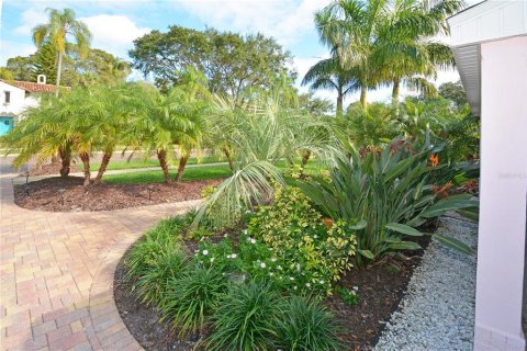 Villa ou maison à louer à Saint Petersburg, Floride: 3 chambres, 215.9 m2 № 2109599 - photo 3