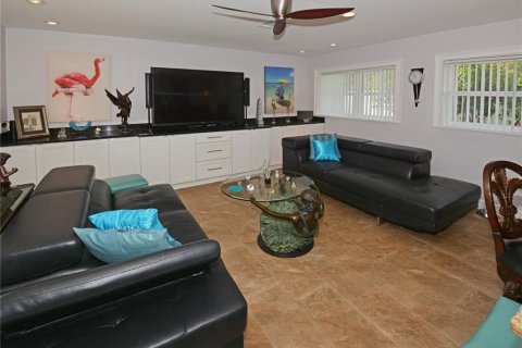 Villa ou maison à louer à Saint Petersburg, Floride: 3 chambres, 215.9 m2 № 2109599 - photo 19