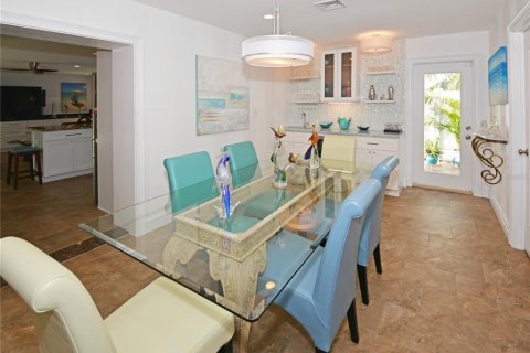 Villa ou maison à louer à Saint Petersburg, Floride: 3 chambres, 215.9 m2 № 2109599 - photo 12