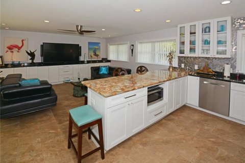 Villa ou maison à louer à Saint Petersburg, Floride: 3 chambres, 215.9 m2 № 2109599 - photo 14