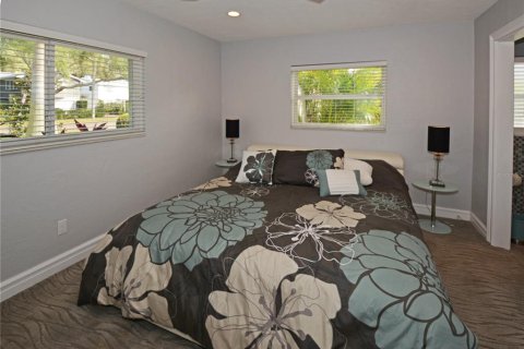 Villa ou maison à louer à Saint Petersburg, Floride: 3 chambres, 215.9 m2 № 2109599 - photo 25
