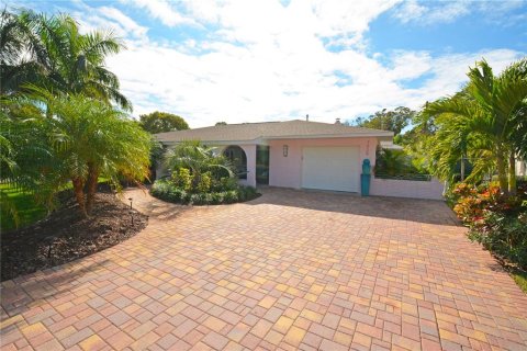 Villa ou maison à Saint Petersburg, Floride 3 chambres, 215.9 m2 № 2109599