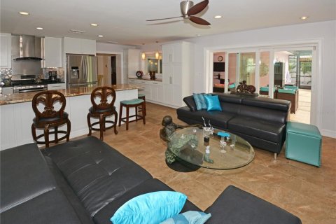 Villa ou maison à louer à Saint Petersburg, Floride: 3 chambres, 215.9 m2 № 2109599 - photo 21